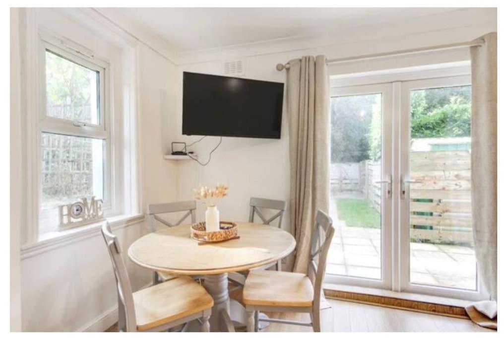 Central 2 Bedroom Garden Flat With Free Parking Royal Tunbridge Wells Εξωτερικό φωτογραφία
